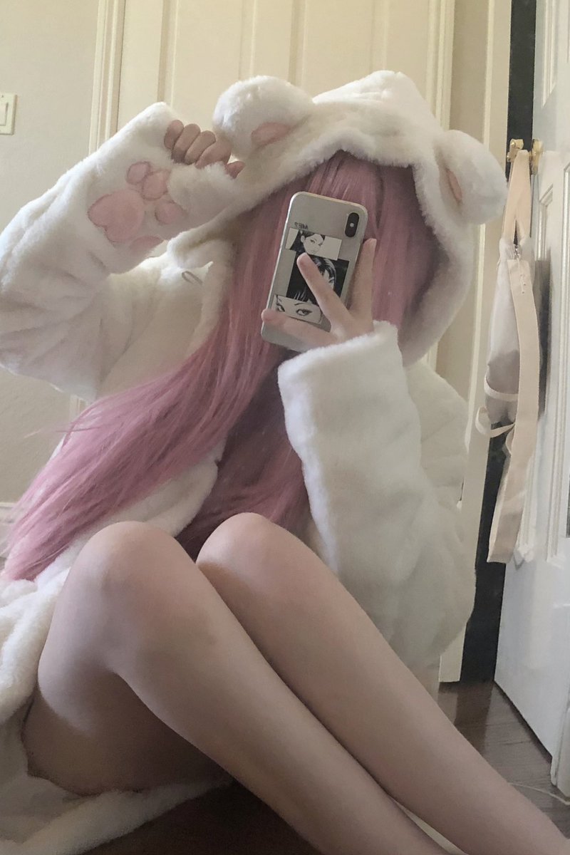 tiredkitti's tweet photo. meow https://t.co/AQLVmdWkAp