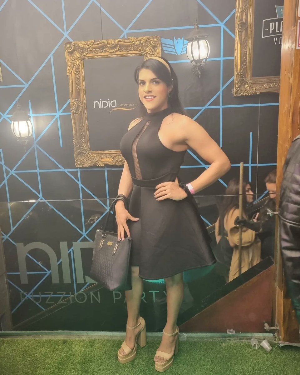 RoxanaAndreaBas's tweet photo. Linda noche en cuenca, mucha fiesta, lindos todos 💃🥂🥳🍹🍸
#selfie #selfietime #cuencacity #nidia #discoteca #club #cocteles  #party #cuencaecuador #cuenca #ecuador #viajar #amorproprio #bella #linda #hermosasmujeres #chicaslindas #mujerestrans #transEcuador🇪🇨 #translatina https://t.co/dPi76yOa5j