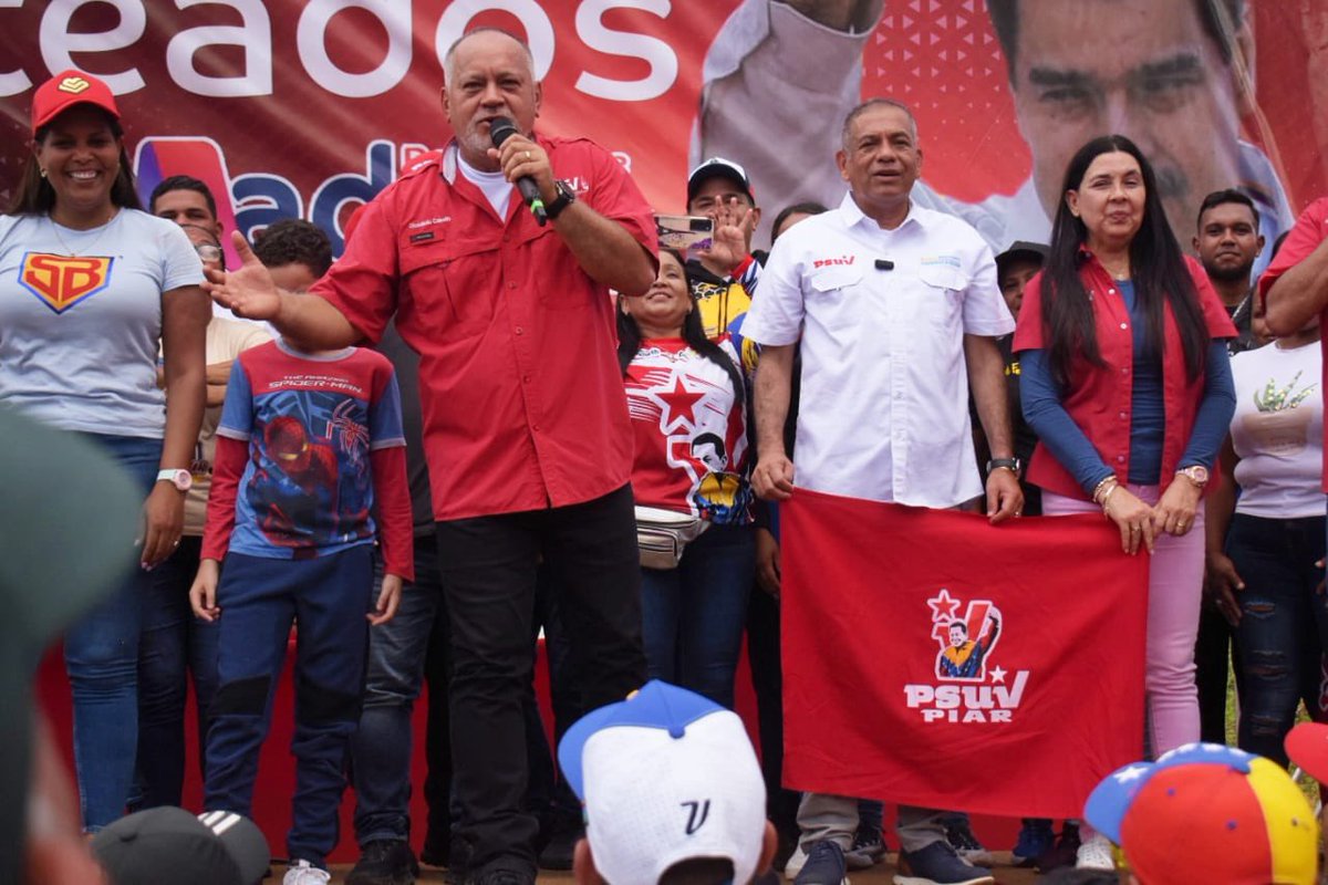 Ángel Marcano (@amarcanopsuv) on Twitter photo Gracias UPATA!!! Nosotros con <a href="/NicolasMaduro/">Nicolás Maduro</a> haremos irreversible la Revolución Bolivariana porque Chávez nos sigue guiando por los caminos de la independencia y la soberanía de Venezuela . Venceremos siempre <a href="/dcabellor/">Diosdado Cabello R</a> Gracias UPATA!!! Nosotros con <a href="/NicolasMaduro/">Nicolás Maduro</a> haremos irreversible la Revolución Bolivariana porque Chávez nos sigue guiando por los caminos de la independencia y la soberanía de Venezuela . Venceremos siempre <a href="/dcabellor/">Diosdado Cabello R</a>