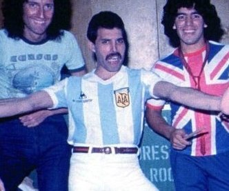 folkbuterag's tweet photo. abro hilo de famosos hablando de argentina y su público, y otras celebridades con la bandera y camiseta del país https://t.co/E4m5CAUx0U