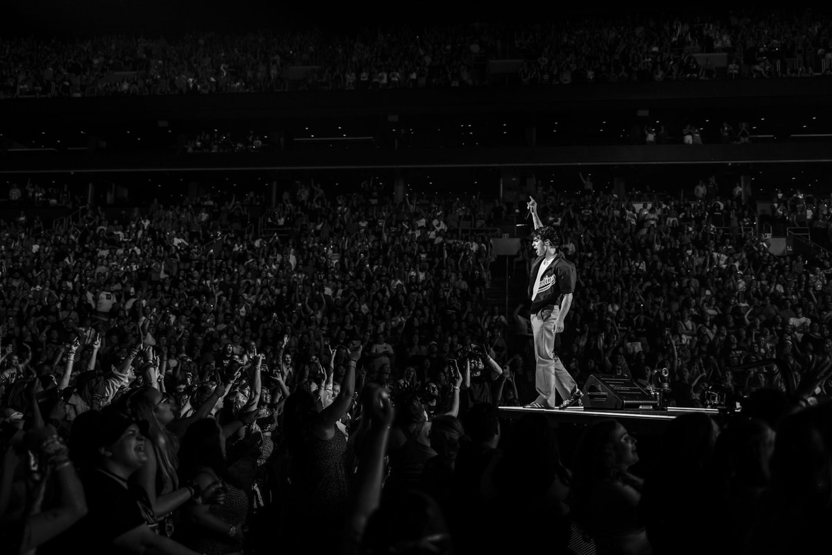 joejonas's tweet photo. There's no time for slowing down so won't you take a breath? Just take a breath https://t.co/KhZ82HPAI3