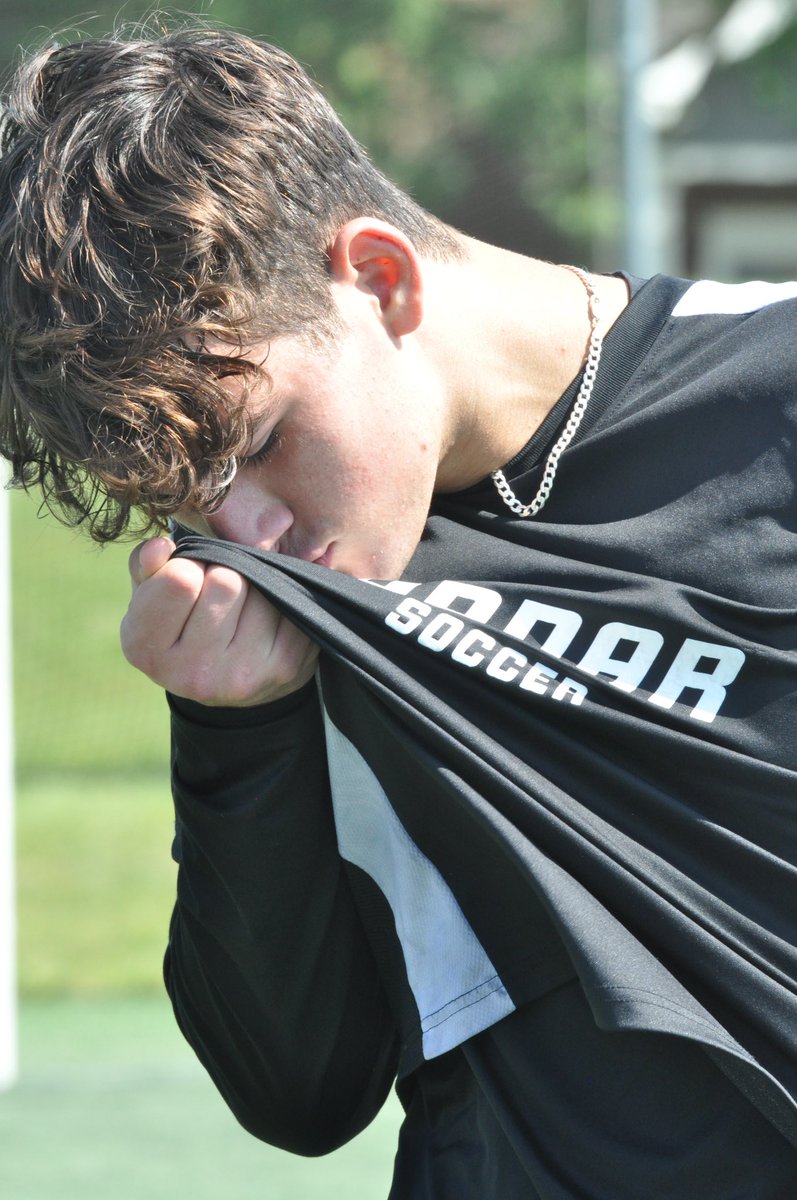 UbaydiStephanie's tweet photo. @O1Quentin getting ready for Senior Season @vardarmichigan MLS Next U19. ⚽️🧤 https://t.co/PlymuGBoMU