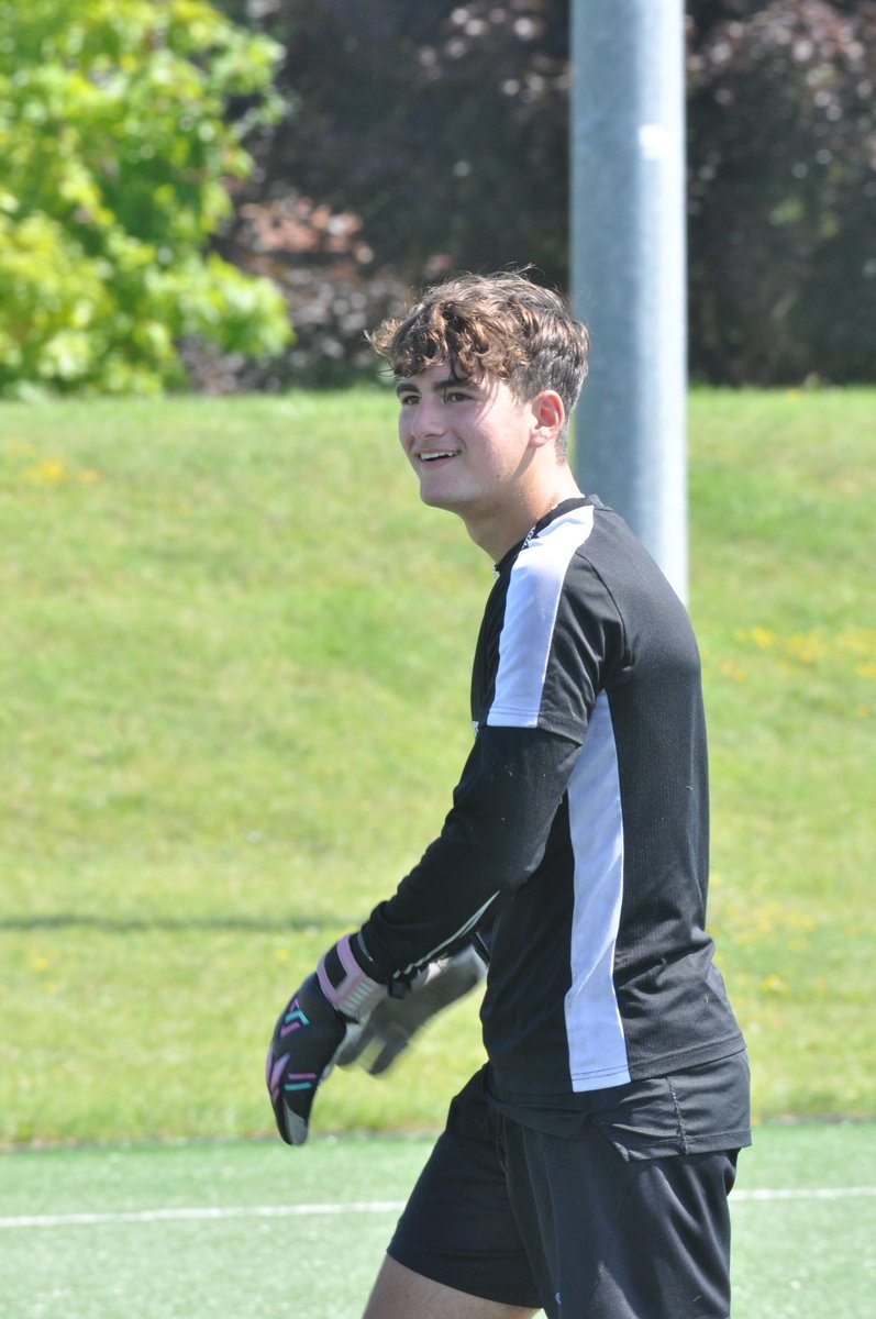 UbaydiStephanie's tweet photo. @O1Quentin getting ready for Senior Season @vardarmichigan MLS Next U19. ⚽️🧤 https://t.co/PlymuGBoMU