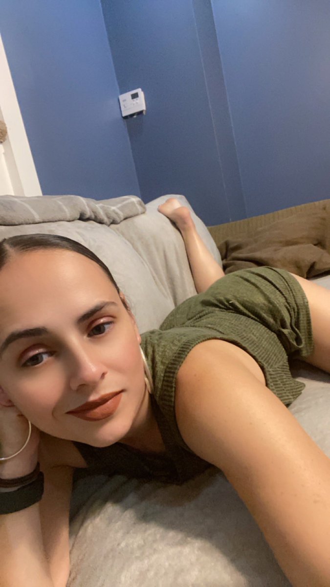 Goddess_Moni420's tweet photo. #relaxing #descalza #cutefeet #barefoot #singlemom #colombiana https://t.co/eMXh44SHj8