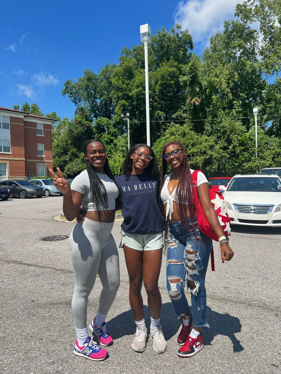 scsuwvb's tweet image. First day of school for our Bulldogs!
#wearescstate