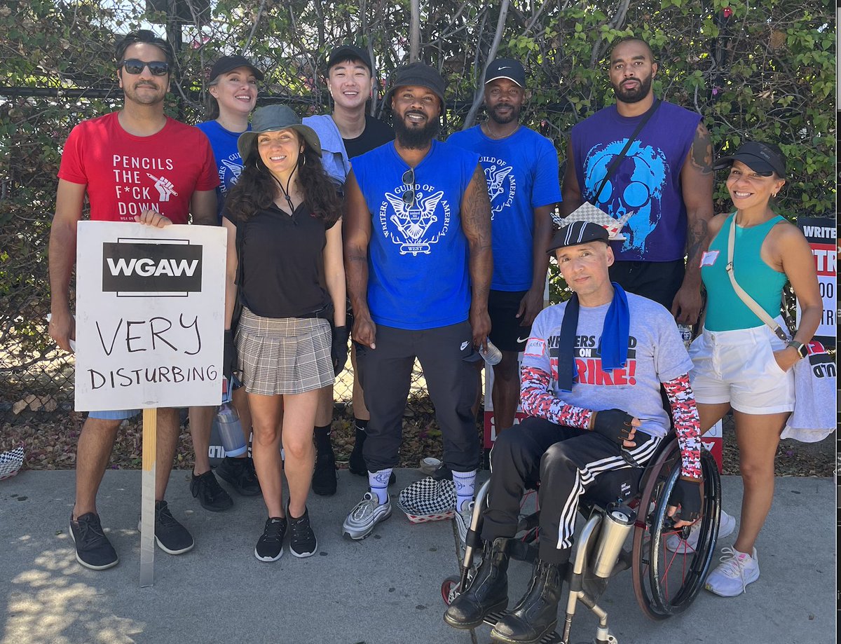 We're still here... catching a picket line tan! 😎#WGAStrong #WGAStrike