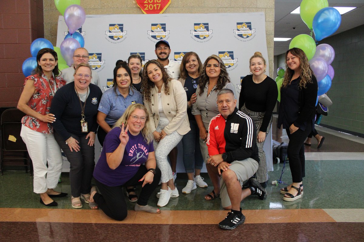 D99Cicero's tweet photo. Over 100 passionate educators chose to participate in our very first Dual Language Academy!

The event covered an array of topics designed to empower our teachers and enhance their expertise in dual language education. From creating a dynamic classroom environment to implementing effective biliteracy instructional strategies, our educators delved into bridging in math, explored the art of translanguaging, and honed their skills in modeling academic language while validating the unique linguistic variations that enrich our diverse school community! 

There was a captivating Q&A session at the end along with exciting raffles!

#WeMoveForwardTogether #AvanzamosJuntos #DualLanguageAcademy #EmpoweredEducators #StudentSuccess #ProfessionalDevelopment #TeachingExcellence