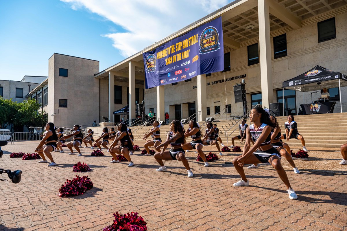 NationalBOTB's tweet image. 🌟💫 Special Appearances, Greek Battles, Dance Teams, Drumlines – all in one unforgettable evening at the FREE Back on the Yard KICKOFF &amp;amp; Stroll Off Competition! Aug 25, Texas Southern University. Join the celebration! #BackOnTheYard #StrollOff #NBOTB #ExperiencetheCulture