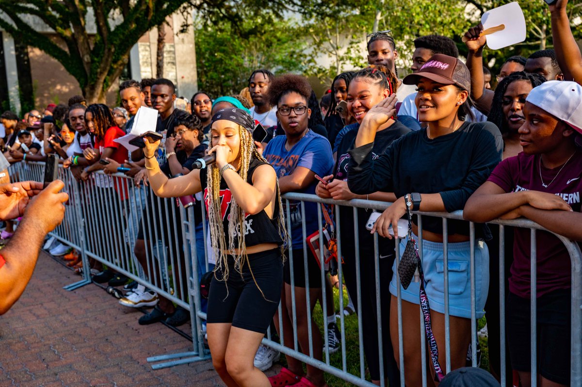 NationalBOTB's tweet image. 🌟💫 Special Appearances, Greek Battles, Dance Teams, Drumlines – all in one unforgettable evening at the FREE Back on the Yard KICKOFF &amp;amp; Stroll Off Competition! Aug 25, Texas Southern University. Join the celebration! #BackOnTheYard #StrollOff #NBOTB #ExperiencetheCulture