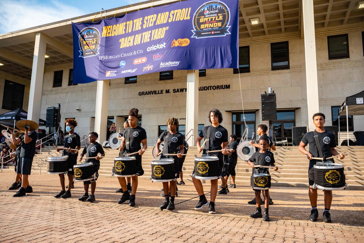 NationalBOTB's tweet image. 🌟💫 Special Appearances, Greek Battles, Dance Teams, Drumlines – all in one unforgettable evening at the FREE Back on the Yard KICKOFF &amp;amp; Stroll Off Competition! Aug 25, Texas Southern University. Join the celebration! #BackOnTheYard #StrollOff #NBOTB #ExperiencetheCulture