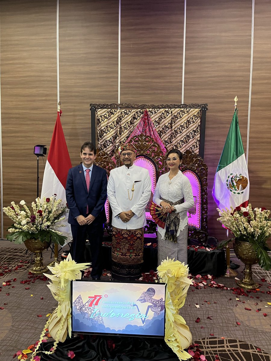 FernandoGSaiffe's tweet photo. En el 78 aniversario de la Independencia de #Indonesia, celebramos la amistad, cooperación y confianza entre nuestros países desde hace 70 años. ¡Feliz Día Nacional, Indonesia! #IndependenciaIndonesia #70añosAmistadMéxicoIndonesia @cheppy_wartono @IndonesiaInMx https://t.co/HGnPXvgfFe