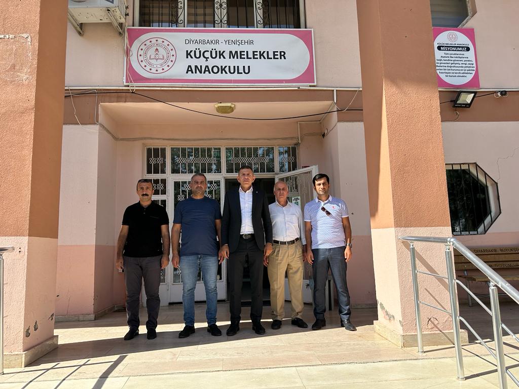 ebsdiyarbakir1's tweet photo. Şube Yönetimimiz ile beraber yeniden görevlendirme kapsamında Yenişehir İlçesi Küçük Melekler Anaokuluna  okul müdürü olarak atanan Mehmet Kara'ya hayırlı olsun ziyaretinde bulunduk. 
Müdürümüze  yeni görevinde başarılar dileriz. https://t.co/6U5wEk2jVH