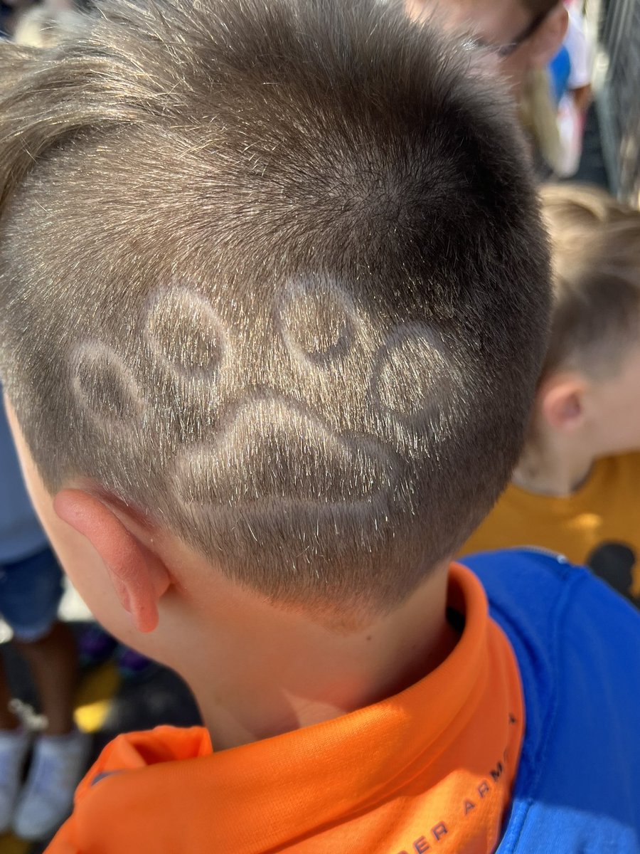 prairied203's tweet photo. The school spirit is strong in this Prairie Dog!!! #AmazingThingsHappenHere
#Elevate203 https://t.co/Kz4t1cx0QL