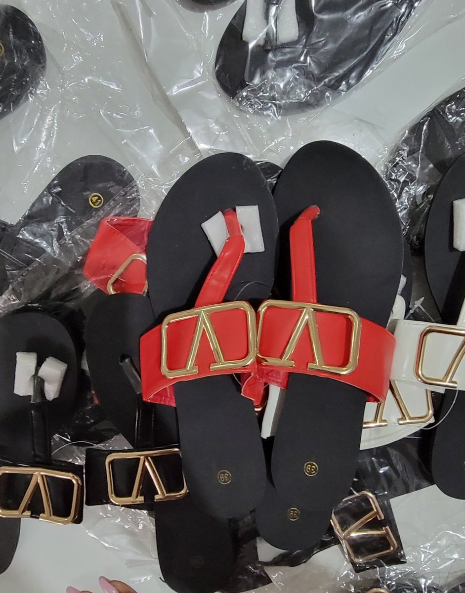 Faith_arnolds's tweet photo. Readily available slides Thread!🤗
Please Like👍🏽 and RT🔄

📞: 0882119943
WhatsApp link: https://t.co/CJ5vQMoNK1

Size 38: black(2)
Size 39: red (2), white(1), black (1)
Size 40: Black(1)
Size 41: black(1), red(1)

MK13,000 https://t.co/3aEqMgfSgT