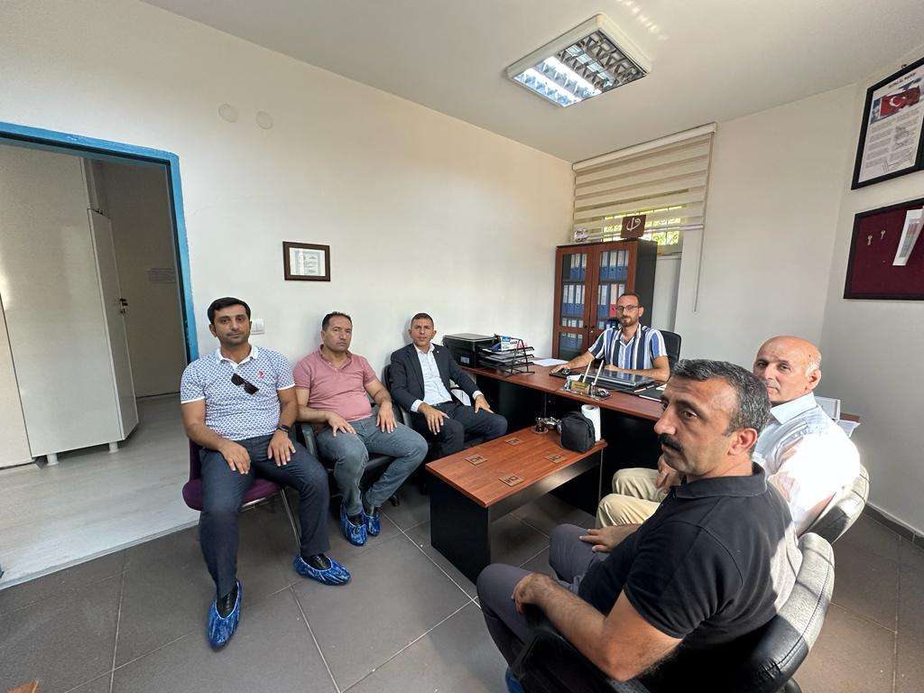 ebsdiyarbakir1's tweet photo. Şube Yönetimimiz ile beraber yeniden yönetici  görevlendirme kapsamında Yenişehir İlçesi Keloğlan Anaokuluna  okul müdürü olarak atanan Mehmet Böçkün'e hayırlı olsun ziyaretinde bulunduk. 
Müdürümüze  yeni görevinde başarılar dileriz. https://t.co/zSN0BbaEvf