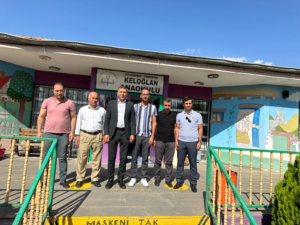 ebsdiyarbakir1's tweet photo. Şube Yönetimimiz ile beraber yeniden yönetici  görevlendirme kapsamında Yenişehir İlçesi Keloğlan Anaokuluna  okul müdürü olarak atanan Mehmet Böçkün'e hayırlı olsun ziyaretinde bulunduk. 
Müdürümüze  yeni görevinde başarılar dileriz. https://t.co/zSN0BbaEvf