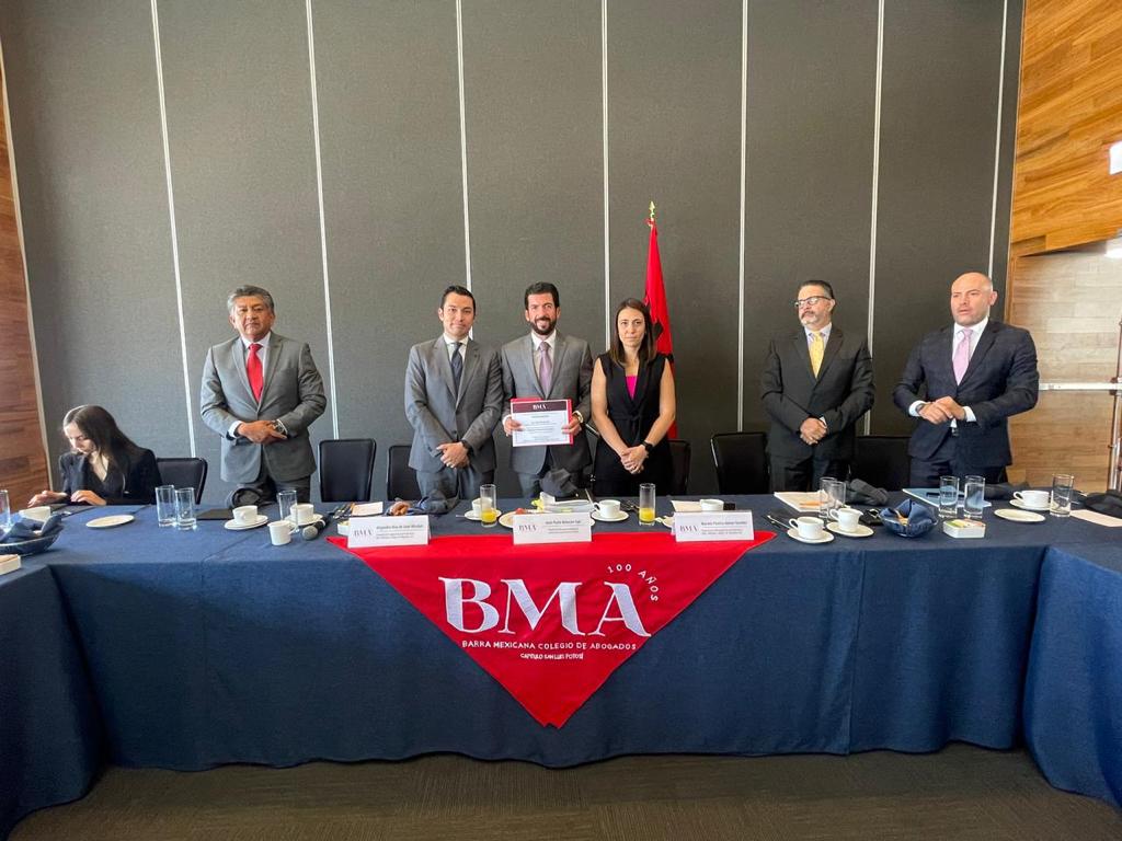 BMA_Sonora's tweet photo. Felicitaciones a las y los compañeros del Comité Directivo de BMA SAN LUIS POTOSÍ por la exitosa sesión de educación jurídica continua sobre el tema:  “El Código Nacional de Procedimientos Civiles y Familiares. Análisis desde la función jurisdiccional”. @BMA_SLP https://t.co/xJoFGVS3DO