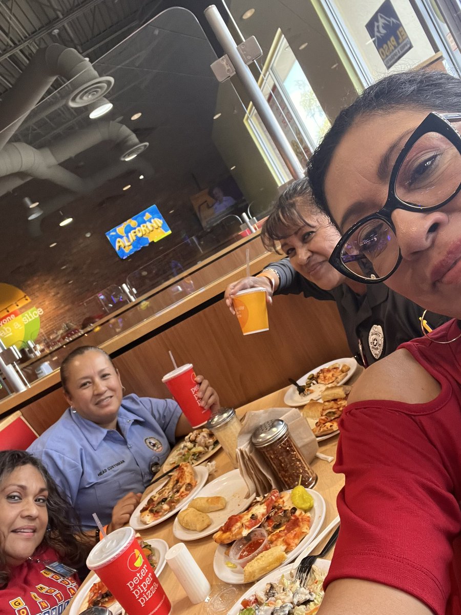 Supporting our family night at Peter Piper Pizza. <a href="/Hilley_ES/">Darlene Hernandez</a>