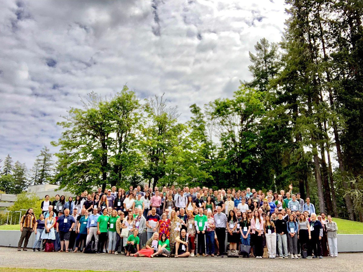 Reminiscing about my first @EvergreenPhage conference! It was a great time meeting amazing researchers from around the world. Special thanks to Betty for creating this wonderful phage community.