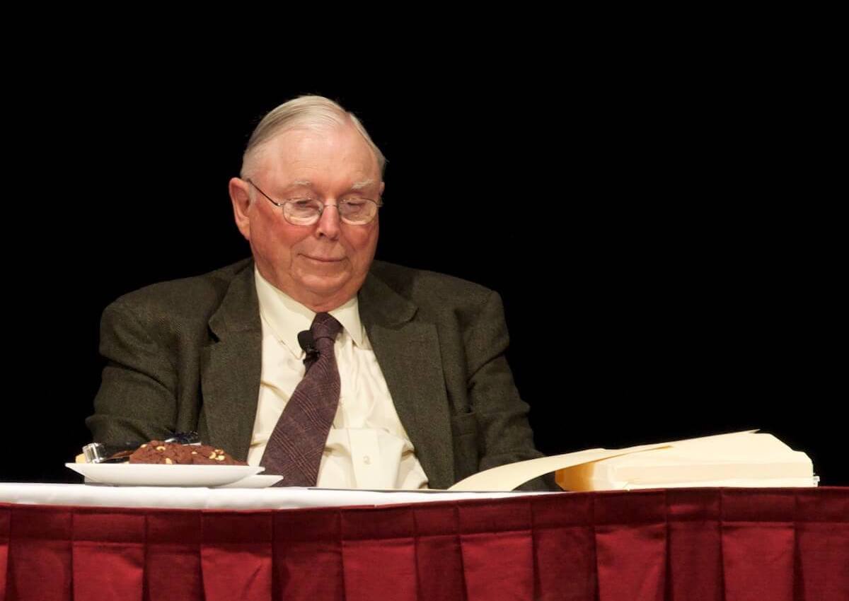 28 ChatGPT prompts to help you master mental models and make better business decisions:

[bookmark now, or forever regret it]

1. Blue Ocean Strategy

Prompt: "Apply the Blue Ocean Strategy to evaluate [my business decision]. Focus on creating uncontested market space rather than