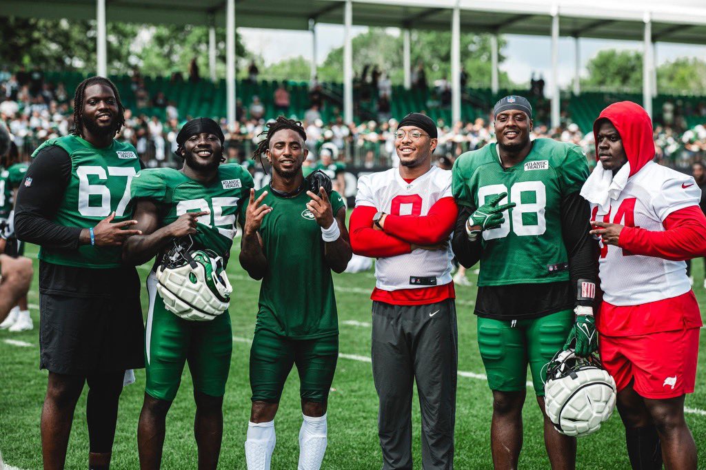 Pitt vs Pitt…who do you got??? 💪💪Proud of these guys chasing their dreams!! #IronSharpensIron #Pitt2ThePros #H2P