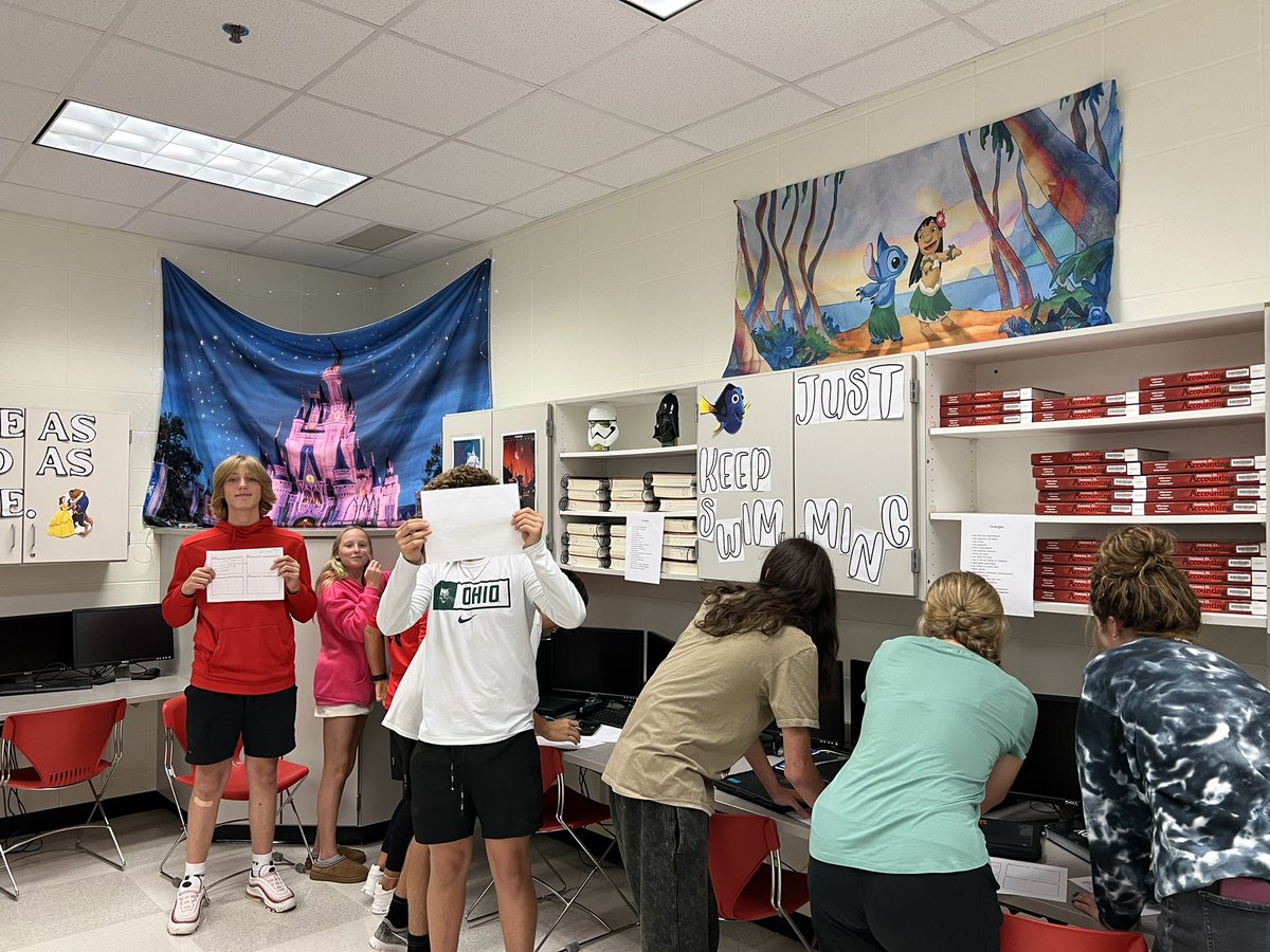 MsPoseys_Class's tweet image. Preparing for College &amp;amp; Careers students have been taking personality tests and analyzing the traits of each this week🤓📝