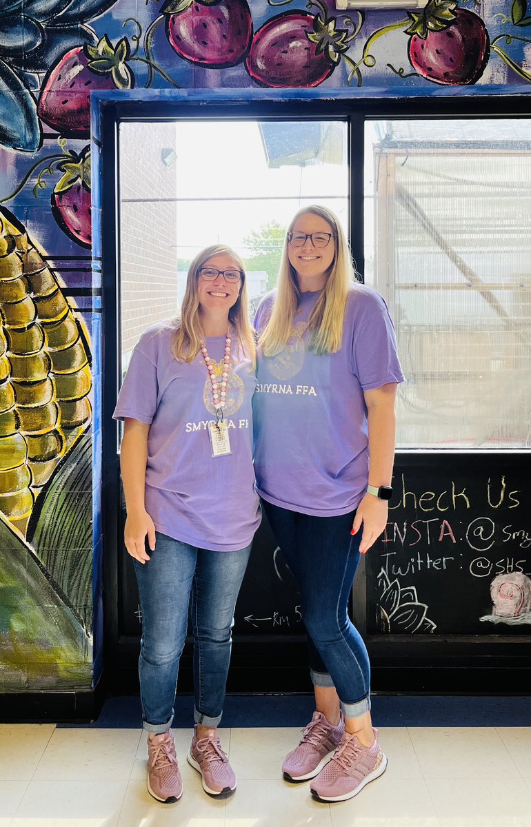 #twinday head to toe! #onlyoneshs @SmyrnaBulldog