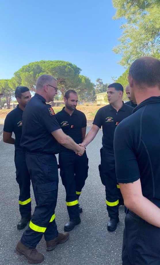 UIISC5CORTE's tweet photo. #Verdi, #Kodaly et #Vulcain ont eu la visite de leur chef, le colonel Gabriel FOISEL #ComForMisc. Deux jours à sillonner les routes corses pour venir rencontrer nos sapeurs-sauveteurs engagés dans la lutte contre les 🔥 de 🌳#ToujoursEtPartout @uiisc1 @Uiisc7 @armeedeterre https://t.co/jqblrvpK6N