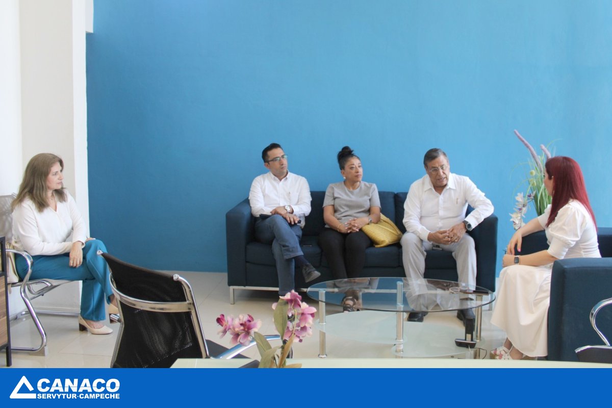 canacocampeche's tweet photo. El día de hoy, la Lic. Adda del Rubí Solís Peniche, Presidenta de la CANACO Servytur Campeche,  se reunió con el Secretario Ejecutivo del Consejo Estatal de Seguridad Pública, Lic. Javier Herrera Valle.
#FamiliaCANACO #teamcanaco #SectorEmpresarial https://t.co/YFfiS6KgsS