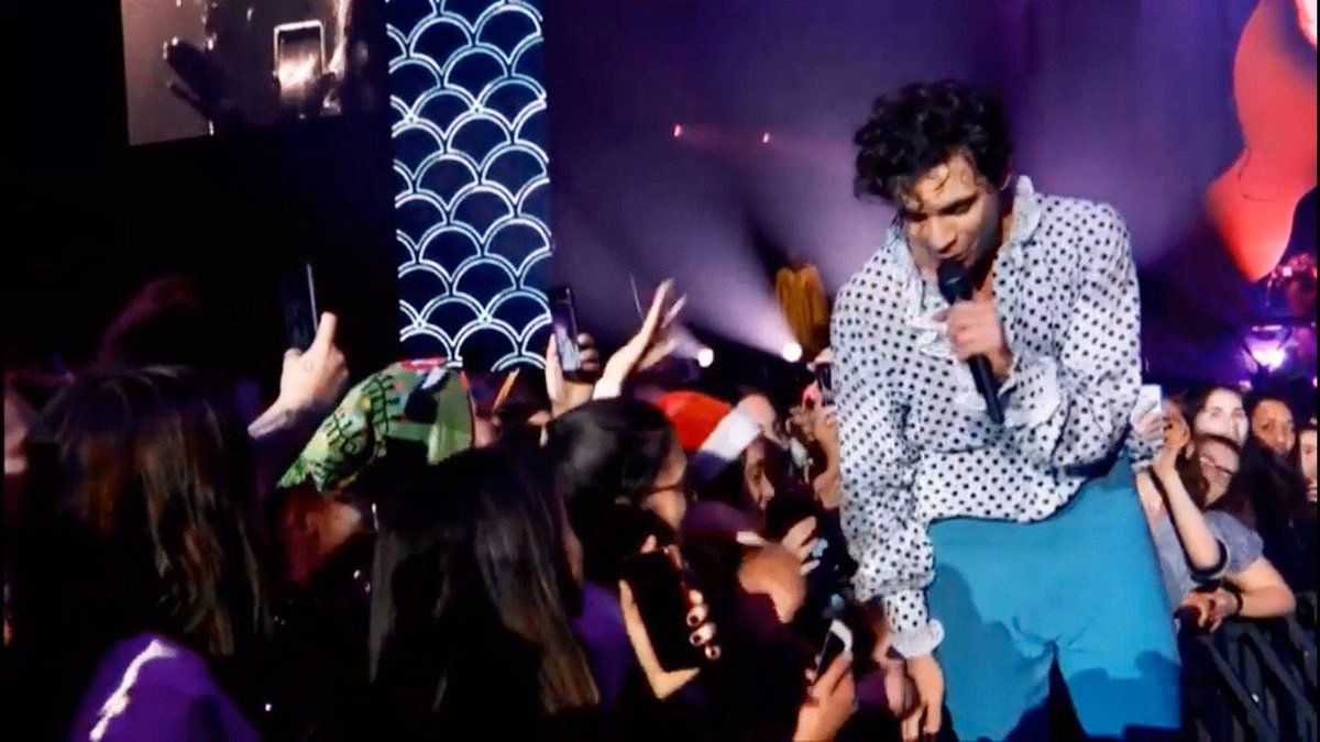 ohbillybrown's tweet photo. From my very first memories to the most recent ones 💖 how beautiful it is to be growing up together! Happiest of birthdays, dear @mikasounds 💐 wishing you the loveliest day! #mayyourheadalwaysbloom #happybirthdaymika https://t.co/GTwdTUoV69