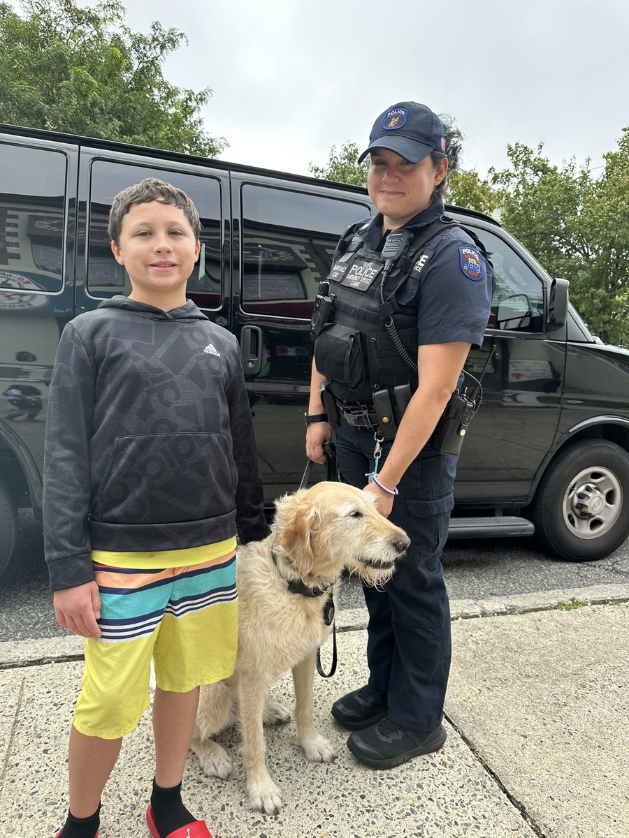CopsCareForKids's tweet photo. Always a great time visiting kids at Rainbow’s Reach with NYPD K9! Today we had K9 Atticus &amp; K9 Freddie 🤗 https://t.co/PRbaZIITVO