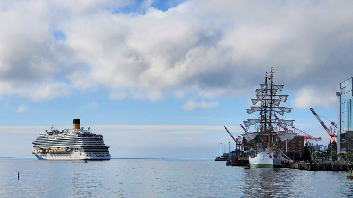 Halifax Seaport (@halifaxseaport) on Twitter photo The <a href="/CarnivalCruise/">Carnival Cruise Line</a> Venezia is in port today carrying approximately 4800 visitors to Halifax! The <a href="/CarnivalCruise/">Carnival Cruise Line</a> Venezia is in port today carrying approximately 4800 visitors to Halifax!