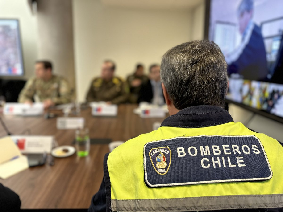 Senapred's tweet photo. 📌 #AHORA | Ministra del Interior y Director Nacional de #SENAPRED encabezan Comité Nacional para la Gestión del Riesgo de Desastres (COGRID), ante pronóstico de sistema frontal cálido para la zona centro sur del país. https://t.co/yejb2pKKZz
