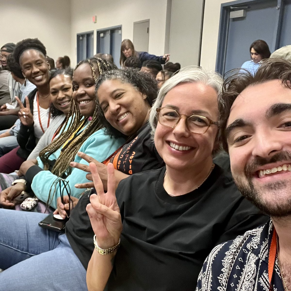 Ms. Nicole Svoronos tweet media