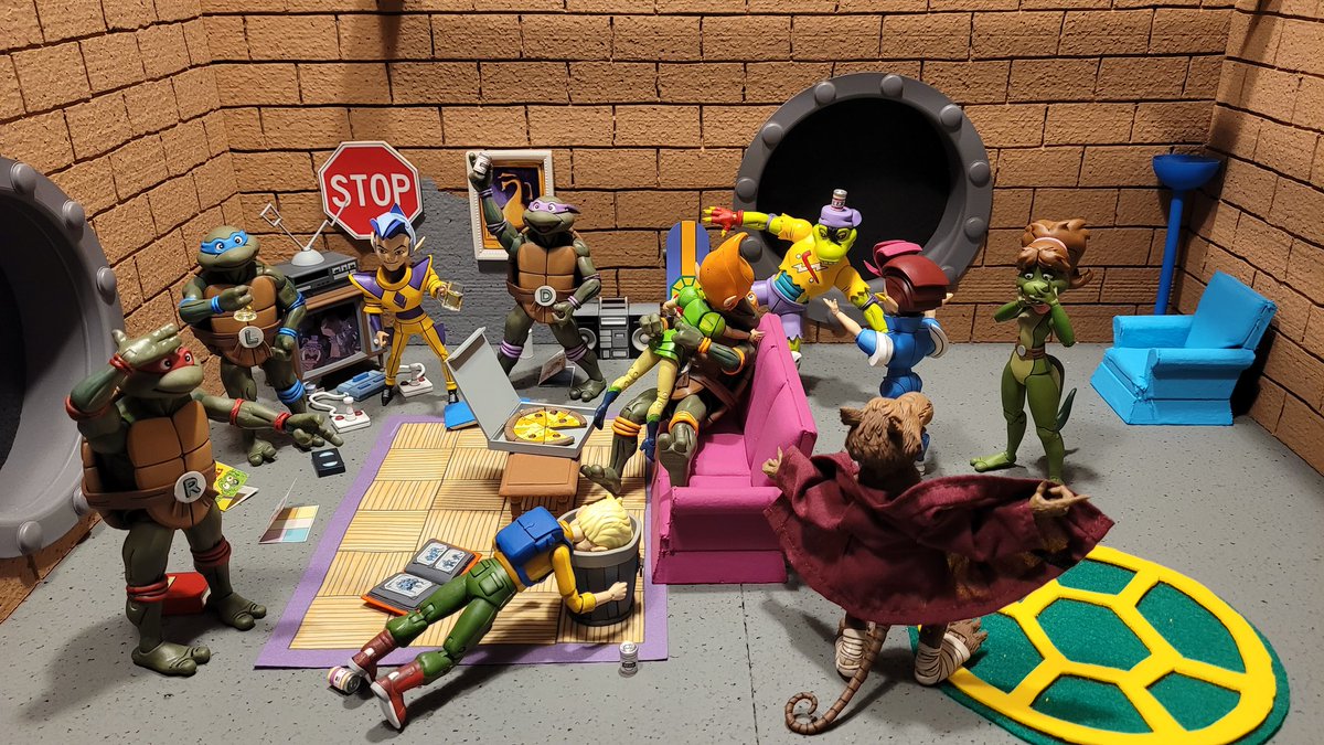 johnathancraig's tweet image. Gonna save you guys some money. I built mine for around $80
Foam and sewer portals: $40
Furniture: Hobby Lobby $30
Rug: $1
Paint: $5