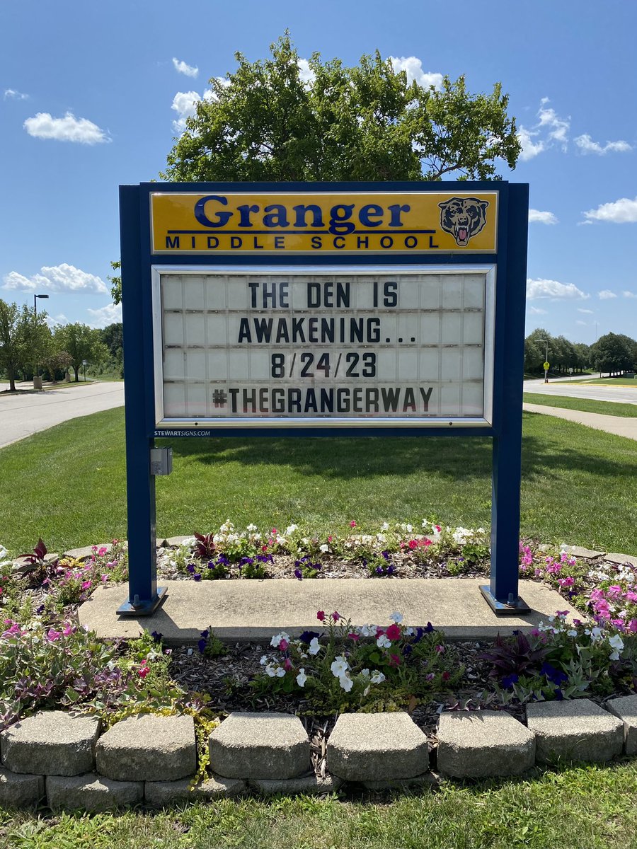 GrangerSign's tweet photo. 8/24/23 #beready #kindnessandrespect
#thegrangerway
@GrangerIPSD204 @GrangerPTA @allandavenport @kibbee_lewis @ipsd204 @ipef204 https://t.co/KkKYb5qis5