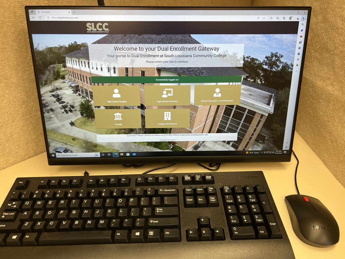 AndrePerezSLCC's tweet image. SLCC’s College Reach-Out Program (CROP) team takes the show on the road as they assist LPSS students at the WD & Mary Baker Smith Career Center enroll in Dual Enrollment courses using the College’s Mobile Campus Services unit.@southlacc