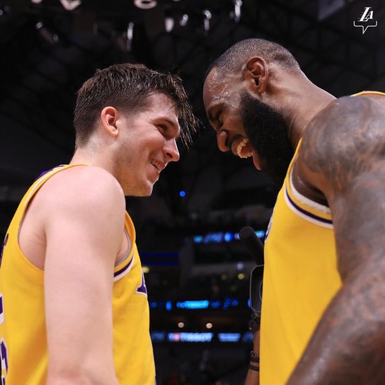 LakeShowYo tweet media