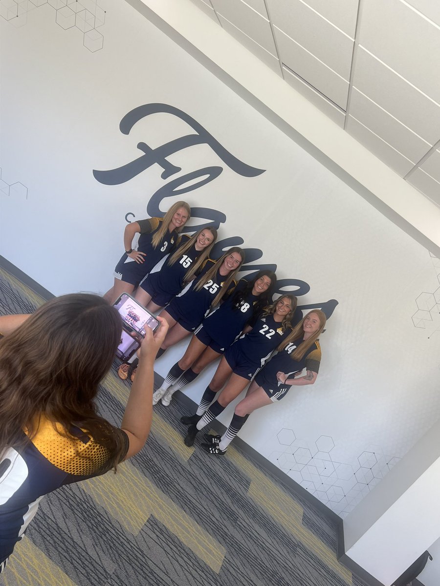 Behind the scenes
Seniors 💙💛