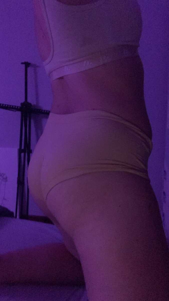 doll__purple's tweet photo. Someone want to do a videocall? 

#nsfwtwt #nsfw #horny #kinky #kinks #nsfw_acc #nsfwaccount #onlyfans #teen #uwu #sugarbaby https://t.co/i3px1IxqJ9