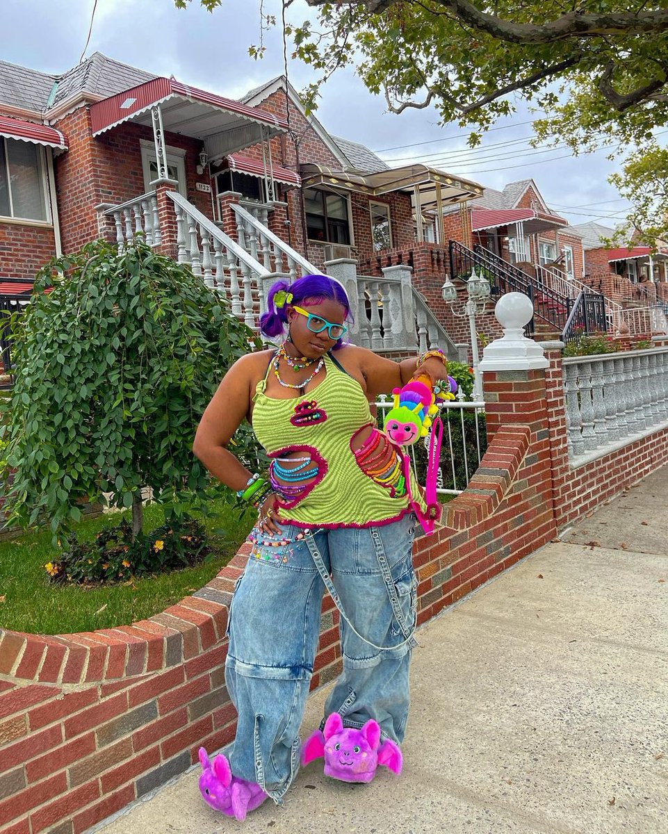 instagram's tweet photo. “You don’t need permission to take up space.” 💥  
  
—Creator and “Y2K maximalist” Beverly

https://t.co/7zOzlHnB2r https://t.co/WvadUdUYNq