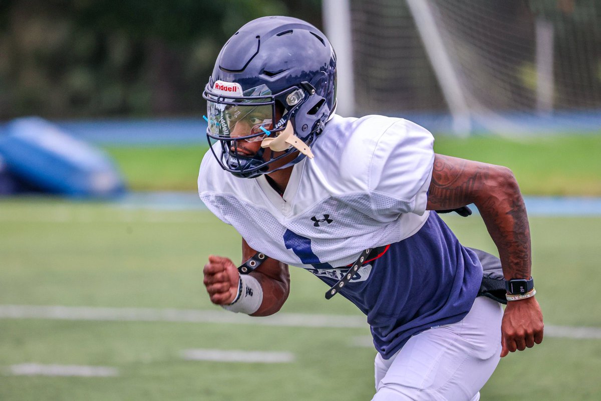 Clarion Football (@clarionfootball) on Twitter photo Getting better every day! 
#WingsUp 🦅 Getting better every day! 
#WingsUp 🦅