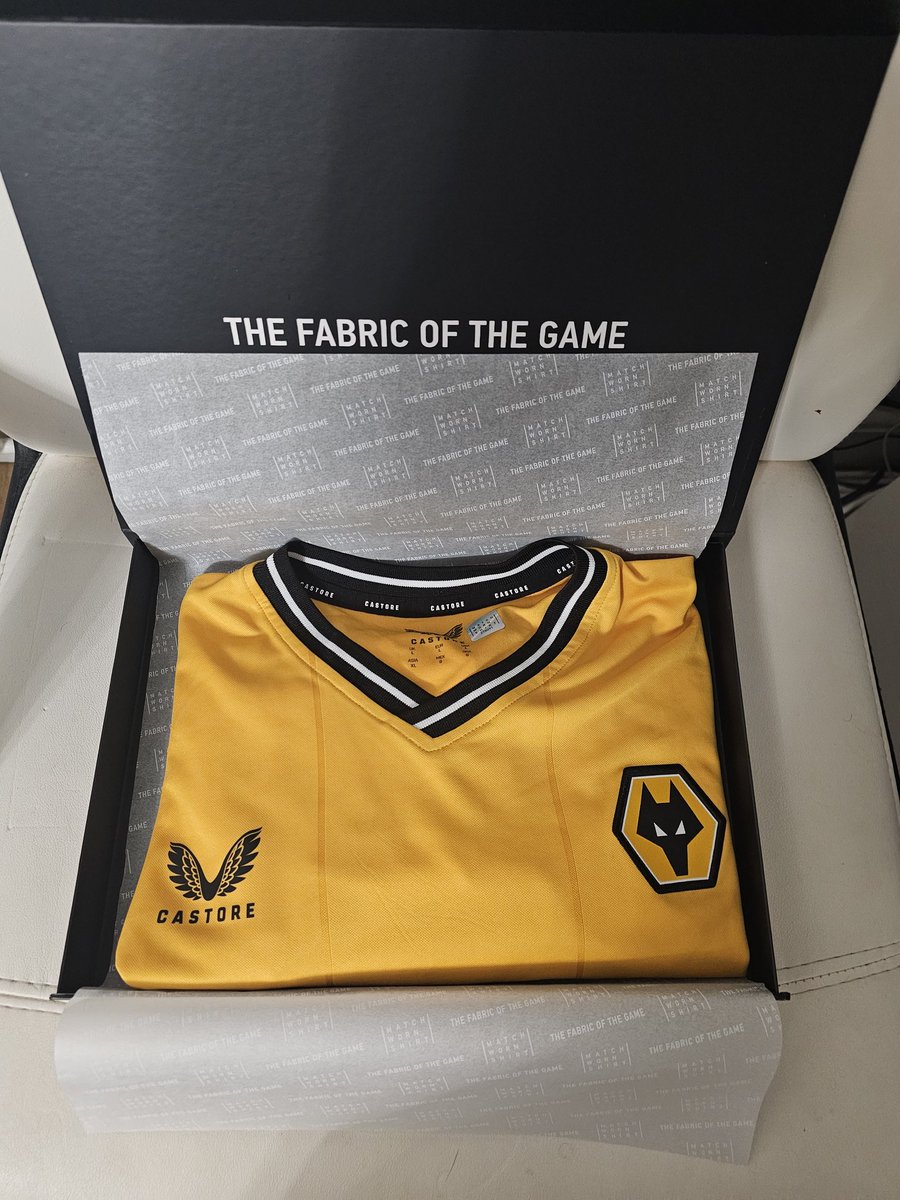 JamieDyke7's tweet photo. Well happy with my new purchase from
@MatchWornShirt @Wolves
Will definitely be buying more to add to the collection. 🐺 ☺️ https://t.co/s9FBrrDGP2