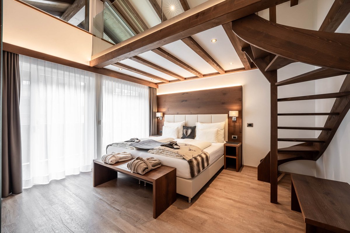 Are you planning a trip to the #Dolomites in #Italy ?
Arya Alpine Lodge is a new, charming and elegant Alpine B&amp;B Lodge with only 9 suites and rooms.
aryaalpinelodge.com/en/