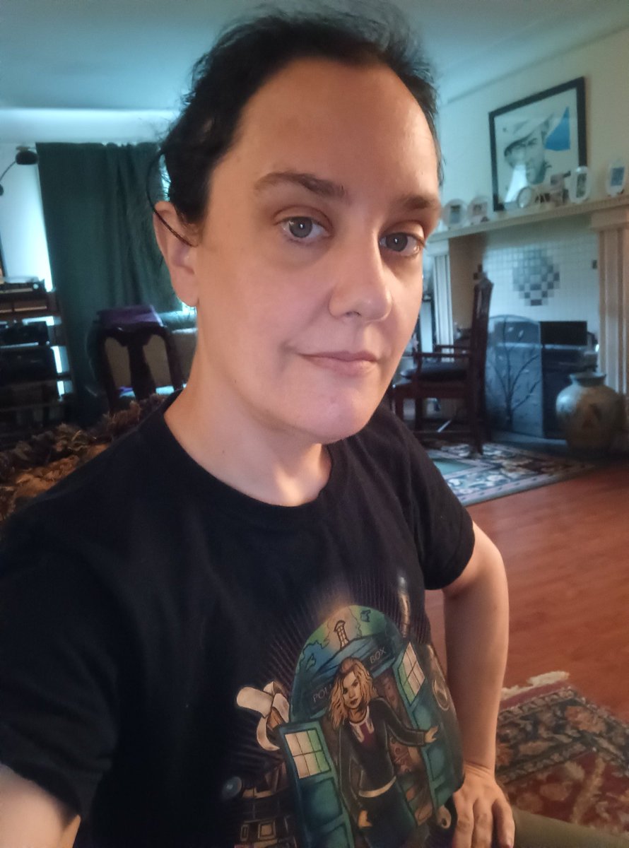 shriekingghost's tweet photo. At my parent's house to do their hair. Here's a selfie, just because. https://t.co/vFvfKetJAP