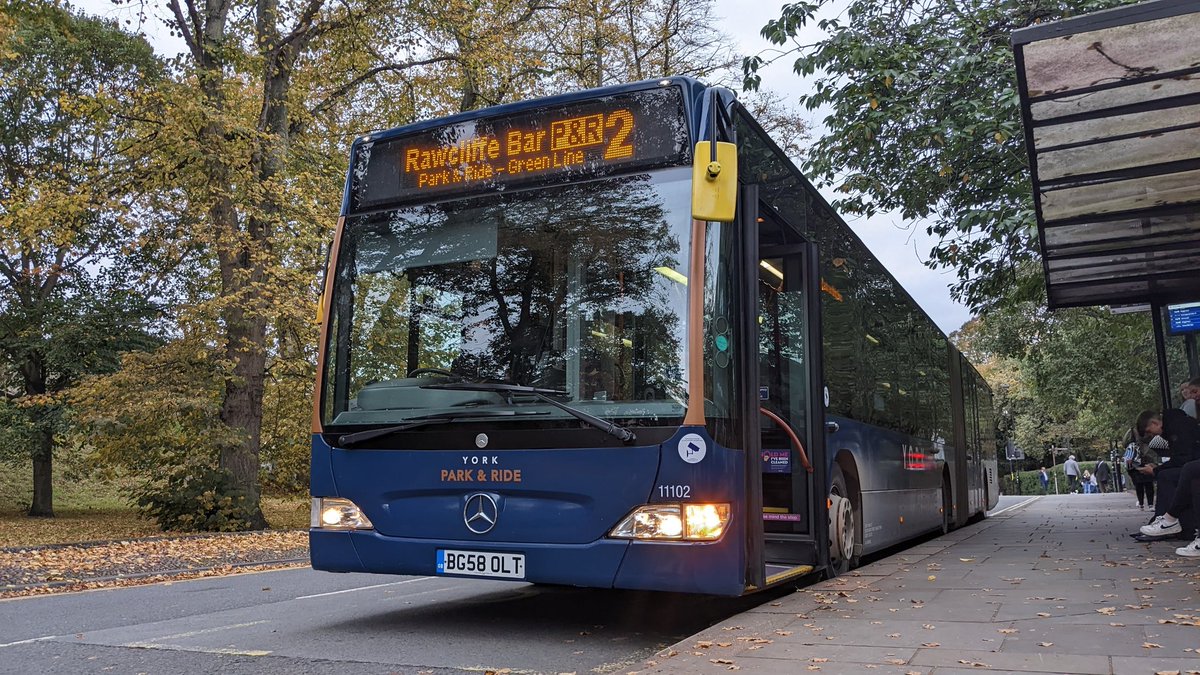 transportinyork's tweet photo. This is pretty much almost the end of the road for the Bendy buses down in York! As by next week, they will all be withdrawn! #bendybus #bus #ukbus #mercedesbenzcitaro #mercedesbenz #mercedes #york #yorkbus #firstbus #firstyork https://t.co/ERgIjdf8Aa