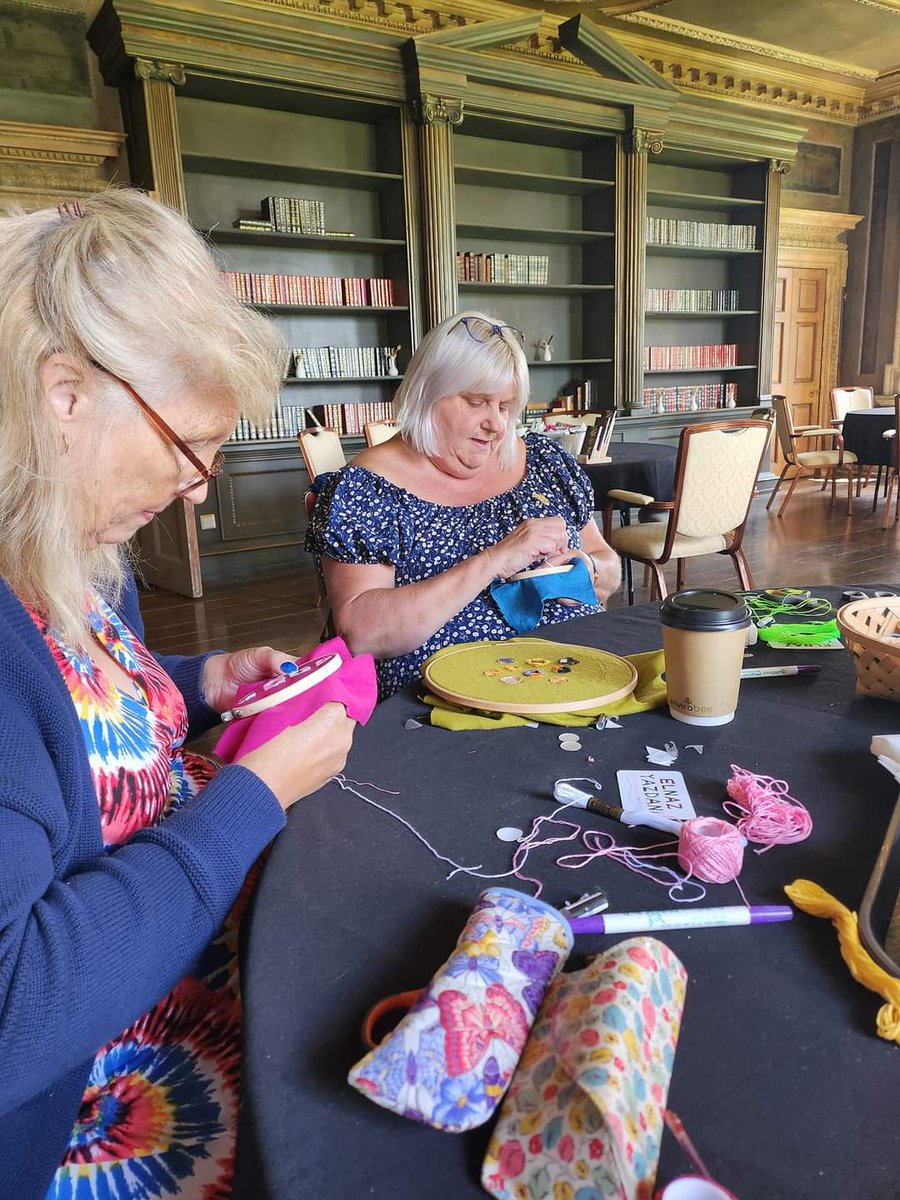 SamSmit46674505's tweet photo. What an amazing opportunity for our @s62 ladies,thanks to @FluxRotherham
They loved working with the very talented @ElnazYazdani and learning how to sew mirrors onto fabric
In the magnificent setting of @Wentworth_House for the very first time
#Flux #wentworthwoodhouse #S62CTR https://t.co/zjEJCasSuj