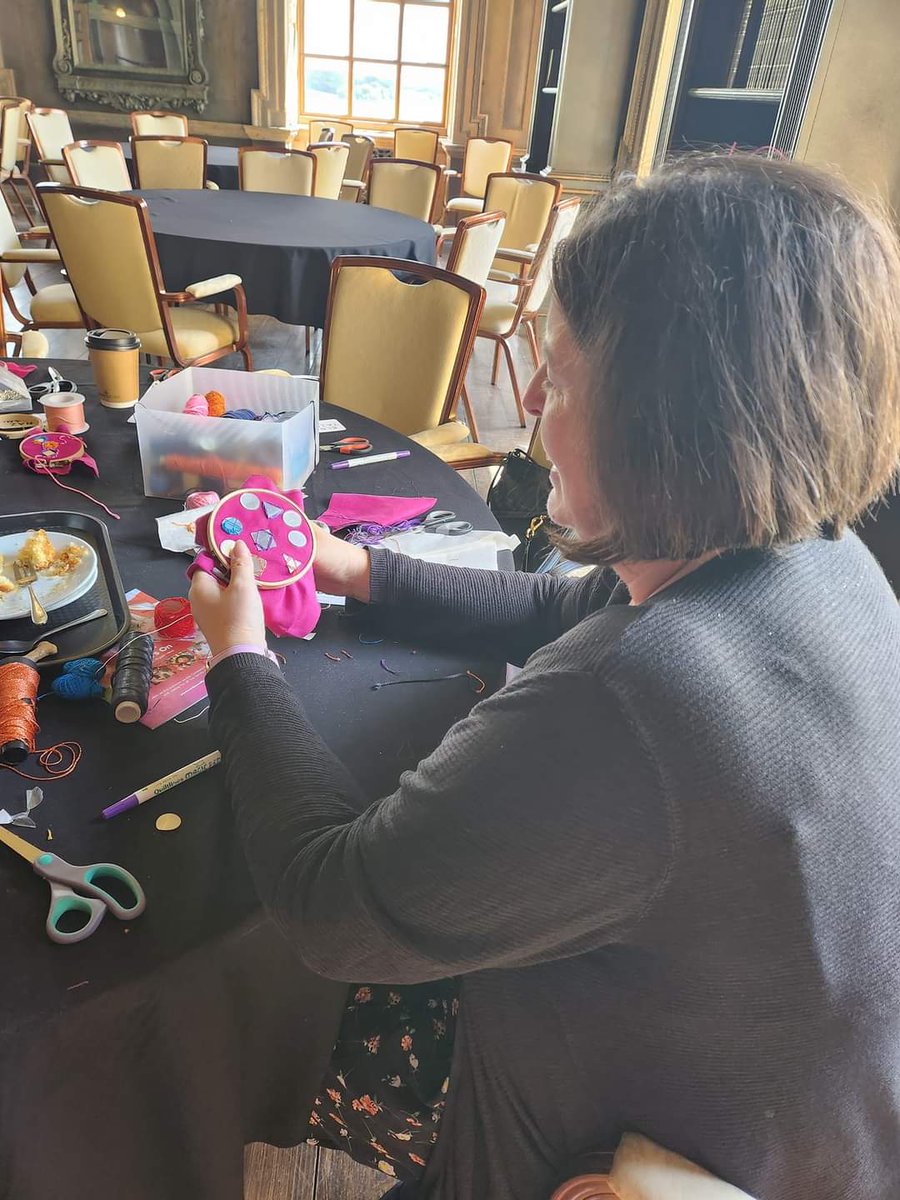 What an amazing opportunity for our <a href="/s62/">ssch</a> ladies,thanks to @FluxRotherham
They loved working with the very talented <a href="/ElnazYazdani/">Elnaz Yazdani</a> and learning how to sew mirrors onto fabric
In the magnificent setting of <a href="/Wentworth_House/">Wentworth Woodhouse</a> for the very first time
#Flux #wentworthwoodhouse #S62CTR