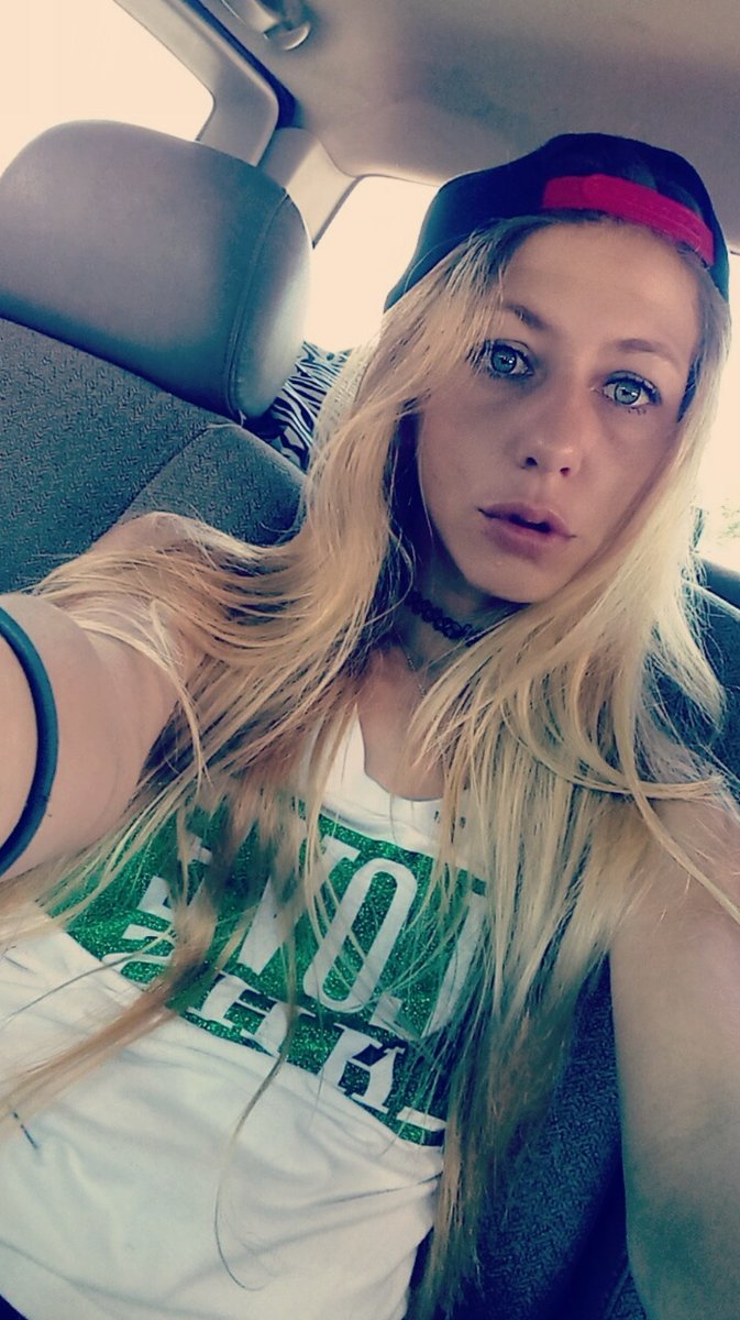 AntoniaKiss69's tweet photo. Retweet, wenn du mich für Sex benutzt https://t.co/nTj9PUvtnY