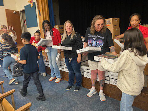 Carter Park would like to graciously thank The TEXAS YES Project for providing our students with school supplies. 

#texasyeaproject
#carterparkelementary
#schoolsupplies
#weheartourstudents

<a href="/anaelluebanos/">Anael Luebanos</a> 
<a href="/ChristinReeves/">Christin Reeves</a> 
<a href="/FortWorthISD/">Fort Worth Independent School District</a> 
<a href="/texasyesproject/">texasyesproject</a>